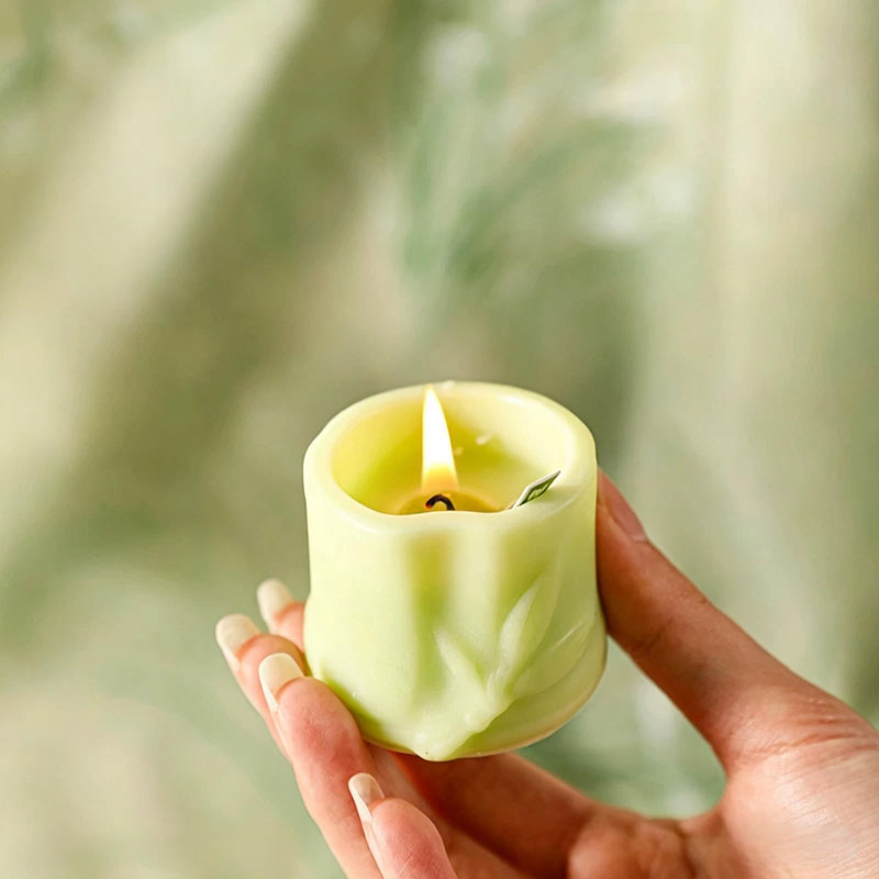 Awakening of Insects Fresh Bamboo Bud Soy Wax Candle gallery image 2