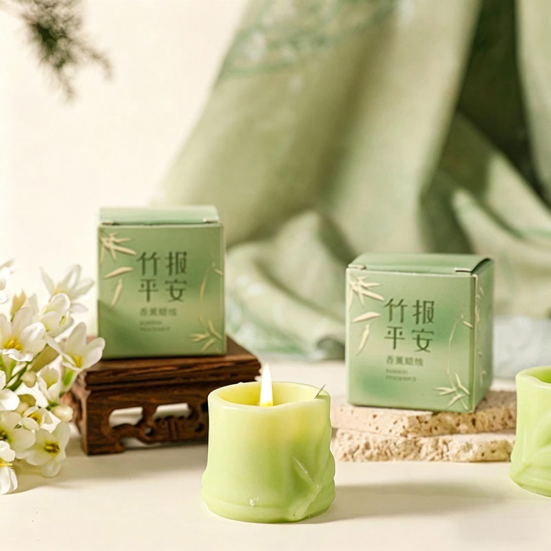 Awakening of Insects Fresh Bamboo Bud Soy Wax Candle gallery image 3